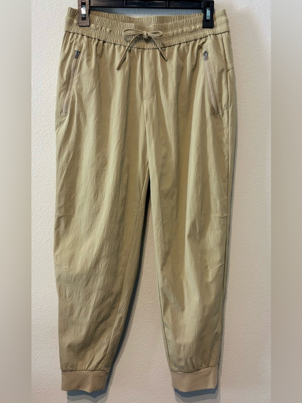 Athleta Women’s Trekkie Relaxed Mid Rise Jogger Flax Green Tan Size Petite Small